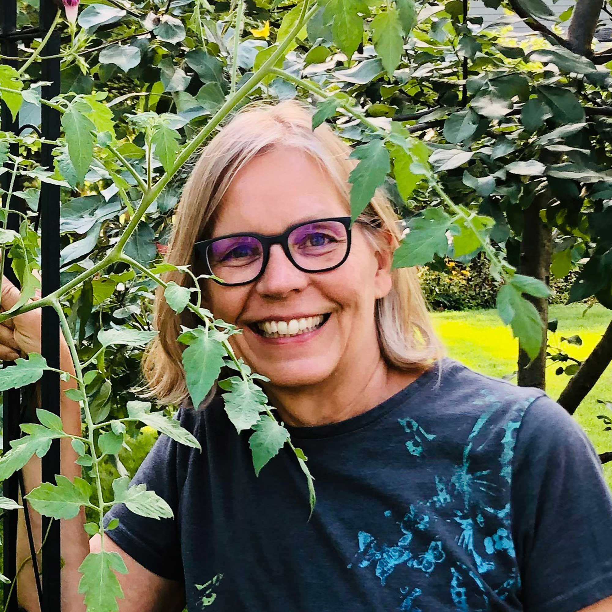 headshot of Gail Pabst from the National Garden Bureau