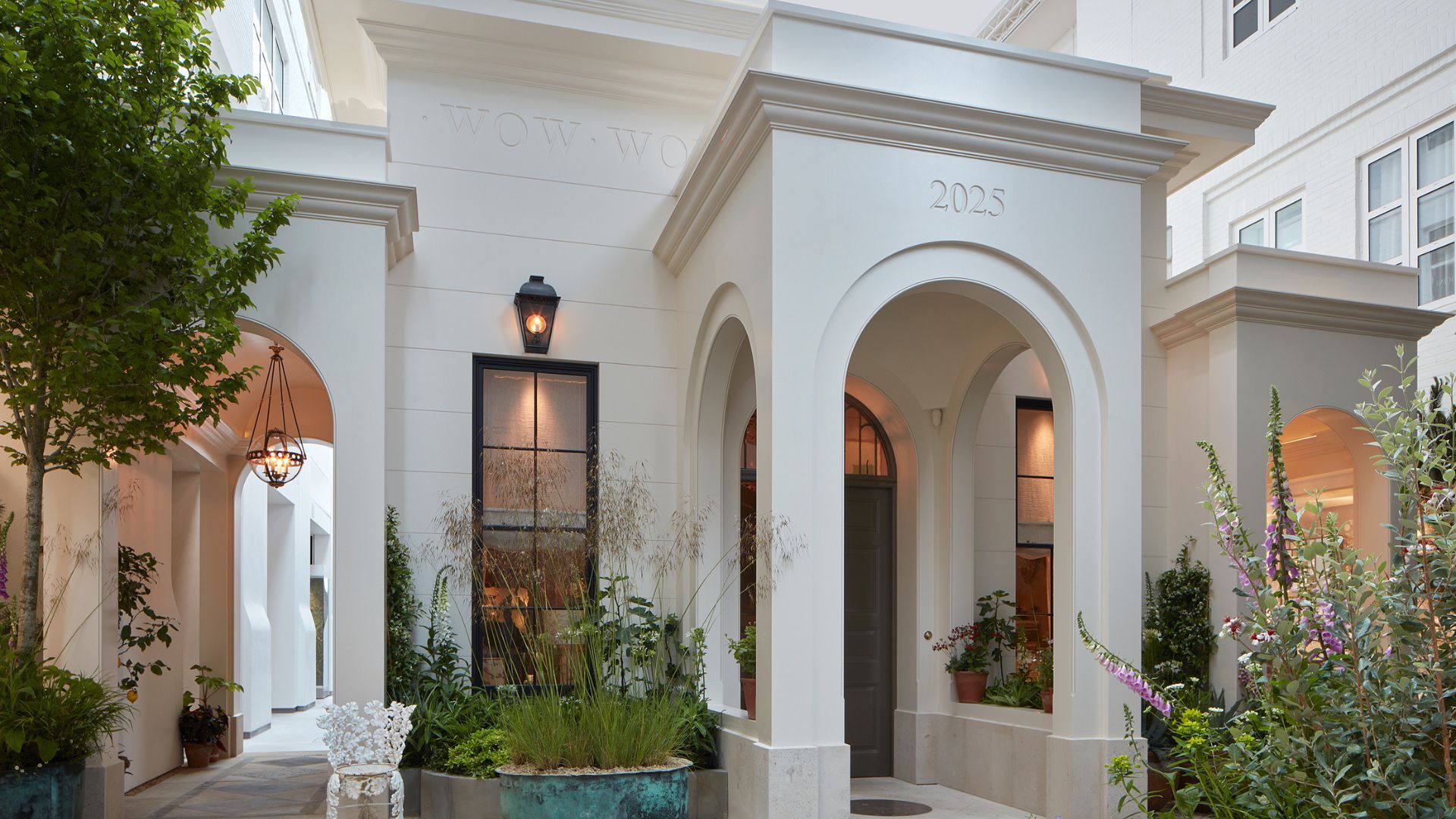 Facade of thr WOW!house