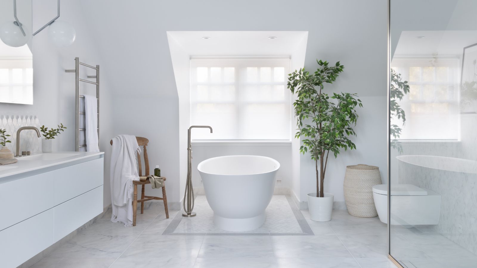 Minimalist bathroom 